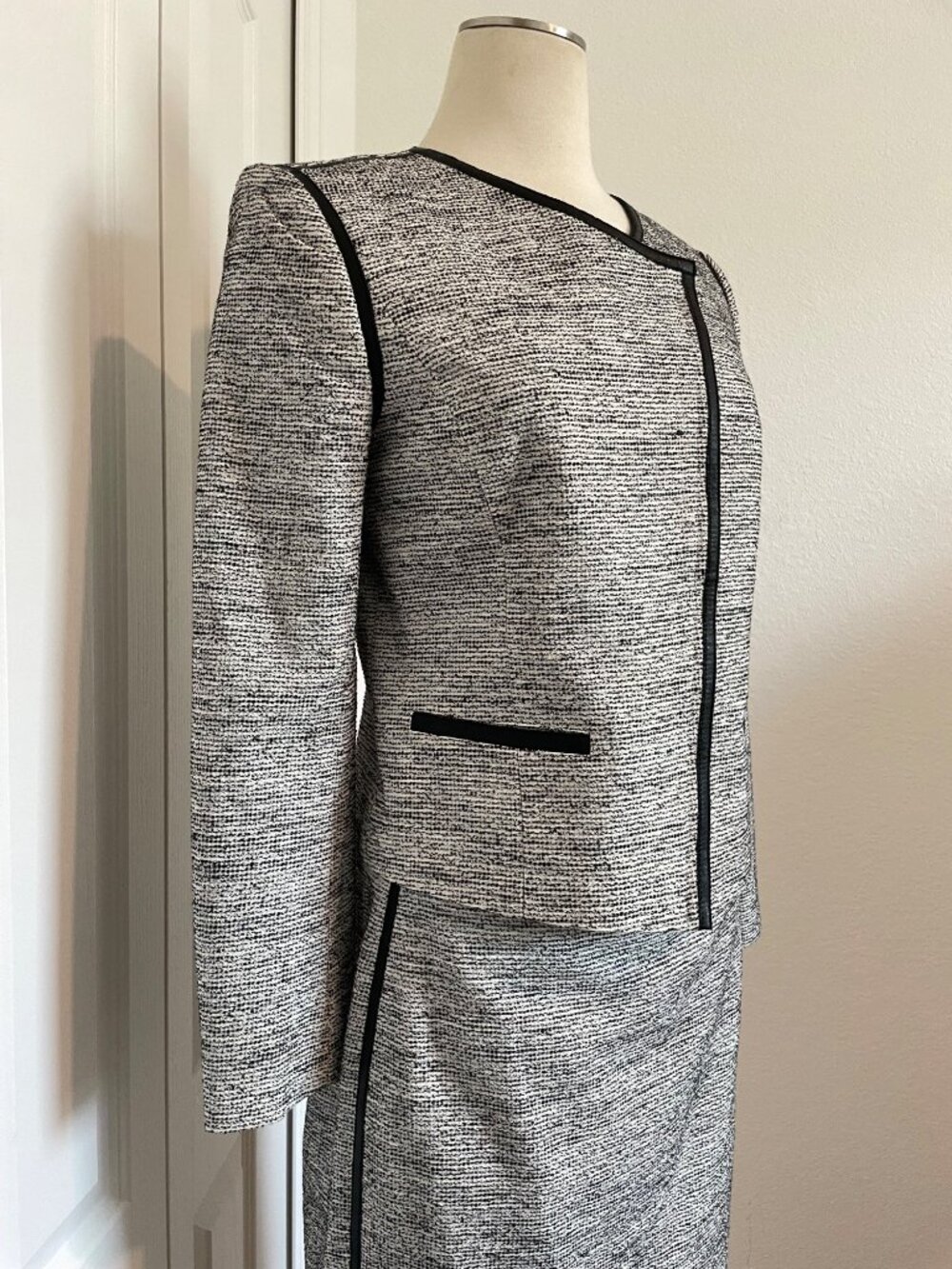 Classiques Entier Classic Black + White Tweed Structured Skirt Suit Set Size M/1 - Picture 5 of 15